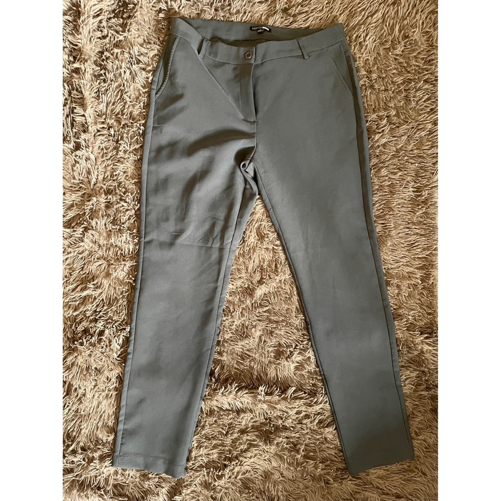Gray Trousers. Size M.